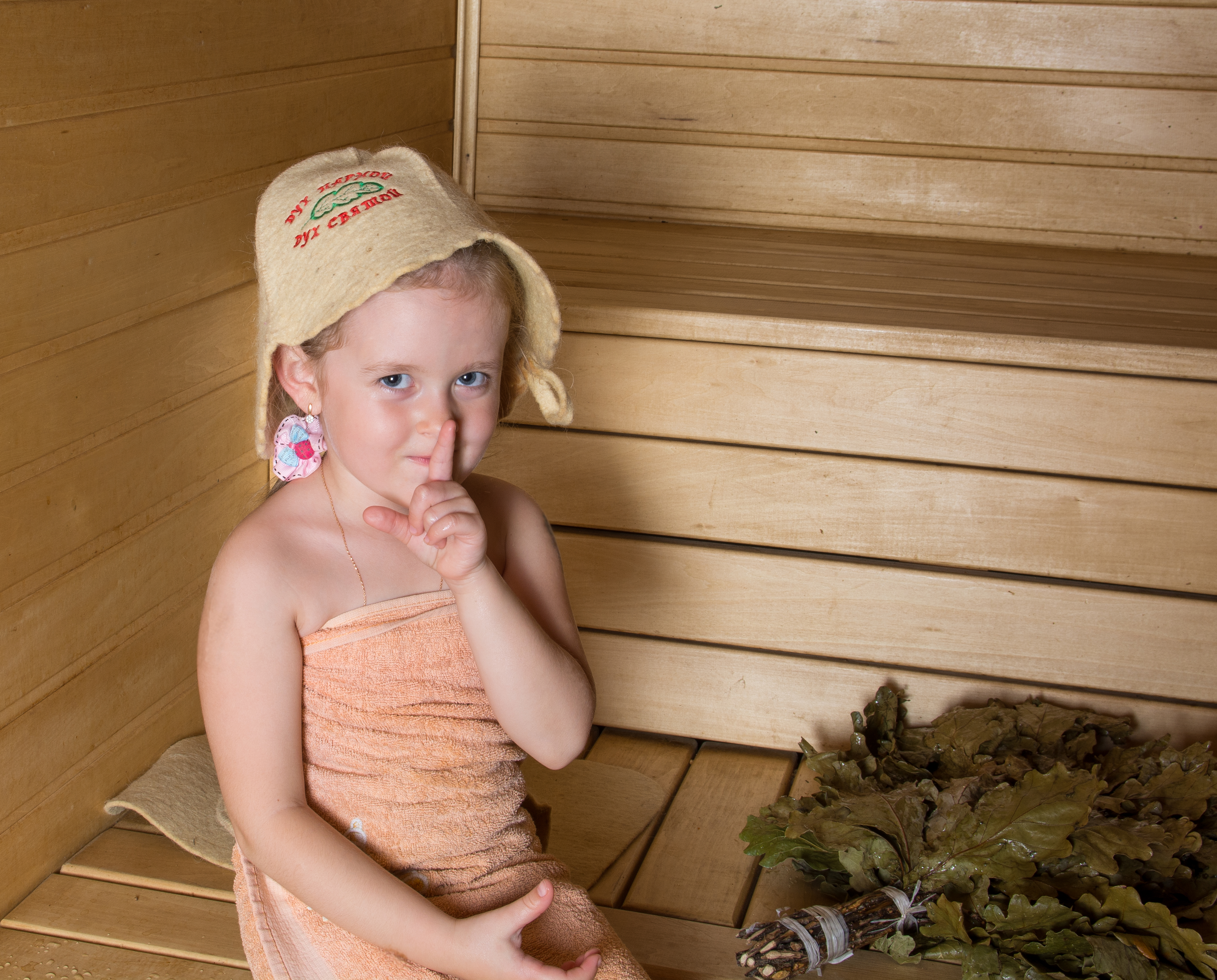фото маленькая голая девочка в бане фото 3