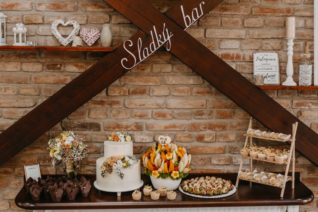 sladký bar na svatbě